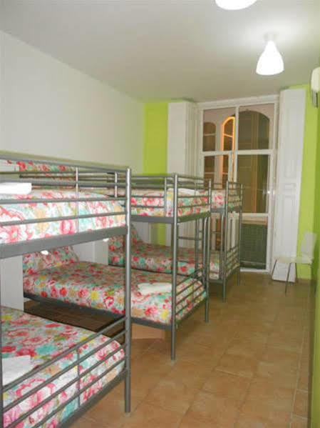 Apartamentos Gold مالقة المظهر الخارجي الصورة